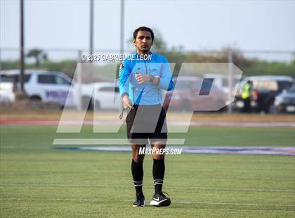 Thumbnail 3 in Flour Bluff vs. Rivera  (Uil Region IV 5A D1 Area Finals) photogallery.