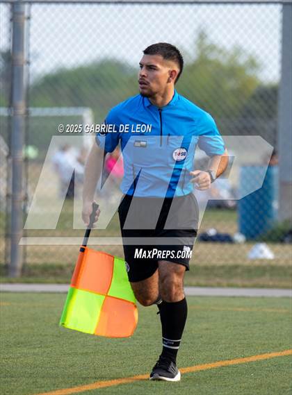 Thumbnail 3 in Flour Bluff vs. Rivera  (Uil Region IV 5A D1 Area Finals) photogallery.