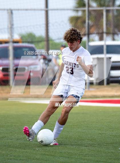 Thumbnail 1 in Flour Bluff vs. Rivera  (Uil Region IV 5A D1 Area Finals) photogallery.