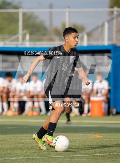 Thumbnail 1 in Flour Bluff vs. Rivera  (Uil Region IV 5A D1 Area Finals) photogallery.
