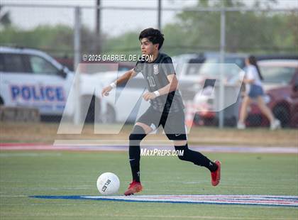 Thumbnail 2 in Flour Bluff vs. Rivera  (Uil Region IV 5A D1 Area Finals) photogallery.