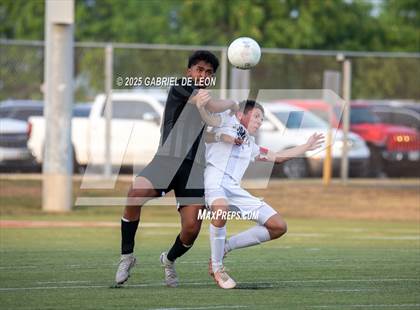 Thumbnail 1 in Flour Bluff vs. Rivera  (Uil Region IV 5A D1 Area Finals) photogallery.