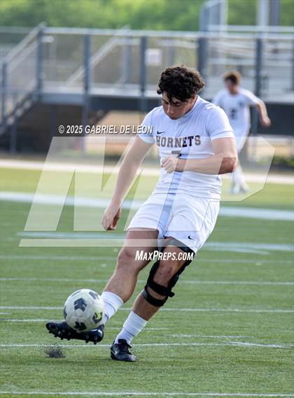 Thumbnail 2 in Flour Bluff vs. Rivera  (Uil Region IV 5A D1 Area Finals) photogallery.
