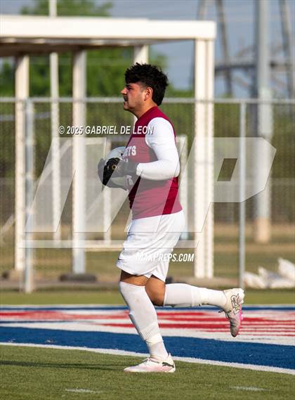Thumbnail 3 in Flour Bluff vs. Rivera  (Uil Region IV 5A D1 Area Finals) photogallery.