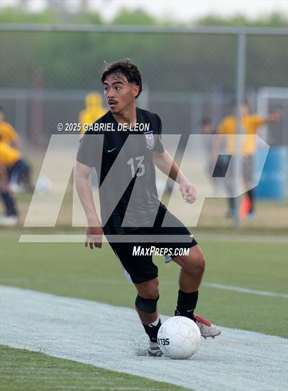 Thumbnail 2 in Flour Bluff vs. Rivera  (Uil Region IV 5A D1 Area Finals) photogallery.