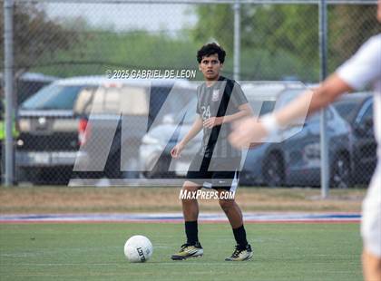 Thumbnail 2 in Flour Bluff vs. Rivera  (Uil Region IV 5A D1 Area Finals) photogallery.