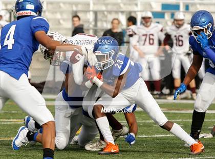 Thumbnail 2 in Prairie Ridge vs. Phillips (IHSA 6A Second Round Playoff) photogallery.