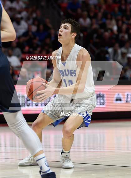 Thumbnail 3 in Fremont vs. Layton (UHSAA 6A Semifinal) photogallery.