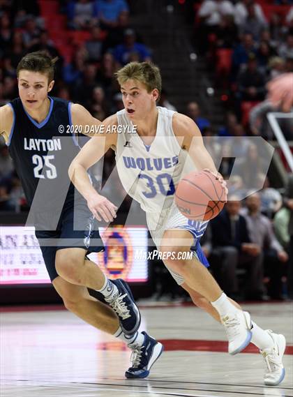Thumbnail 3 in Fremont vs. Layton (UHSAA 6A Semifinal) photogallery.