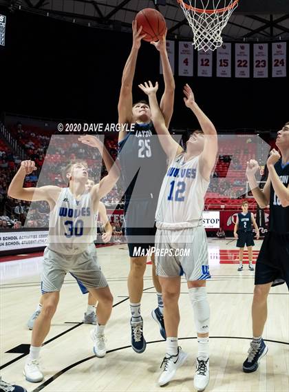 Thumbnail 2 in Fremont vs. Layton (UHSAA 6A Semifinal) photogallery.