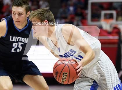 Thumbnail 1 in Fremont vs. Layton (UHSAA 6A Semifinal) photogallery.