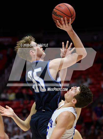Thumbnail 3 in Fremont vs. Layton (UHSAA 6A Semifinal) photogallery.