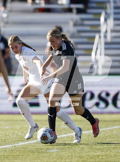 Thumbnail 1 in Brighton vs. Bountiful (UHSAA 5A Semifinals) photogallery.