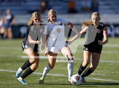 Thumbnail 2 in Brighton vs. Bountiful (UHSAA 5A Semifinals) photogallery.
