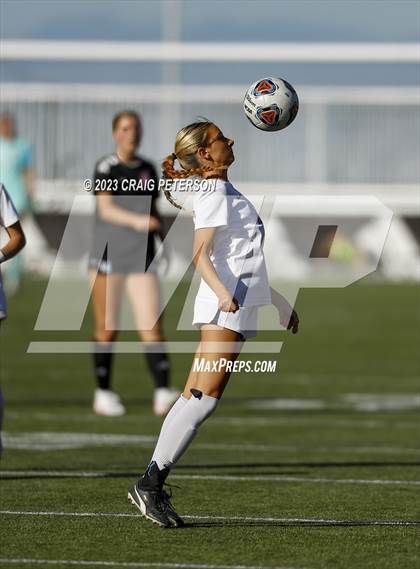 Thumbnail 1 in Brighton vs. Bountiful (UHSAA 5A Semifinals) photogallery.