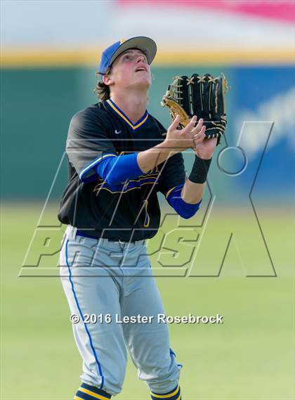 Thumbnail 3 in Alamo Heights vs Calallen (UIL 5A Regional Semifinal) photogallery.