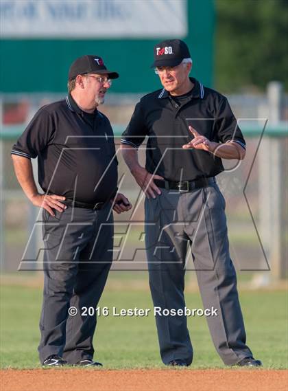 Thumbnail 1 in Alamo Heights vs Calallen (UIL 5A Regional Semifinal) photogallery.