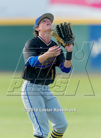 Thumbnail 2 in Alamo Heights vs Calallen (UIL 5A Regional Semifinal) photogallery.