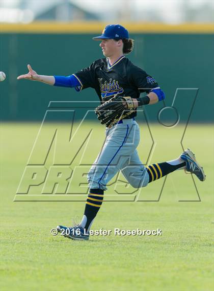 Thumbnail 2 in Alamo Heights vs Calallen (UIL 5A Regional Semifinal) photogallery.