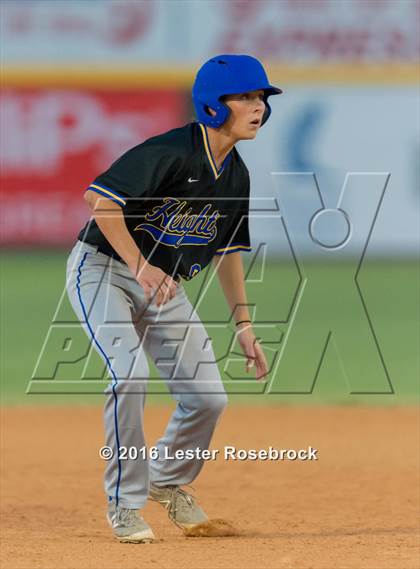 Thumbnail 2 in Alamo Heights vs Calallen (UIL 5A Regional Semifinal) photogallery.