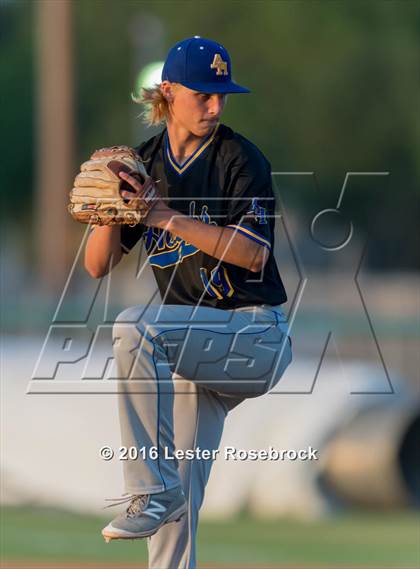 Thumbnail 3 in Alamo Heights vs Calallen (UIL 5A Regional Semifinal) photogallery.