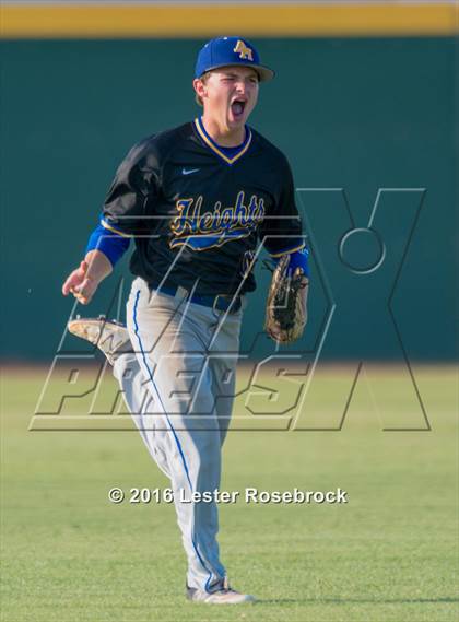 Thumbnail 1 in Alamo Heights vs Calallen (UIL 5A Regional Semifinal) photogallery.