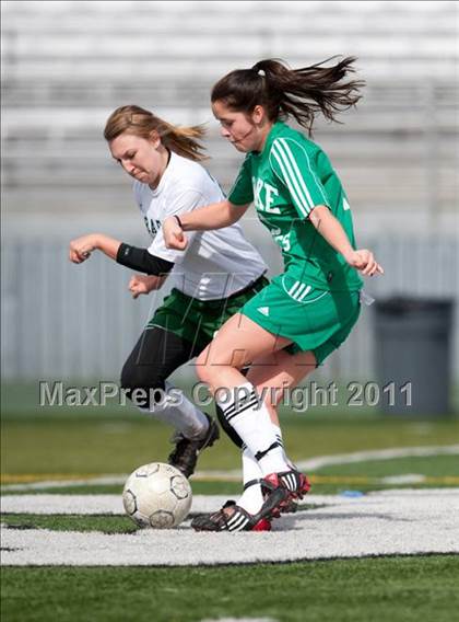 Thumbnail 2 in Paradise vs Drake (California Classic) photogallery.