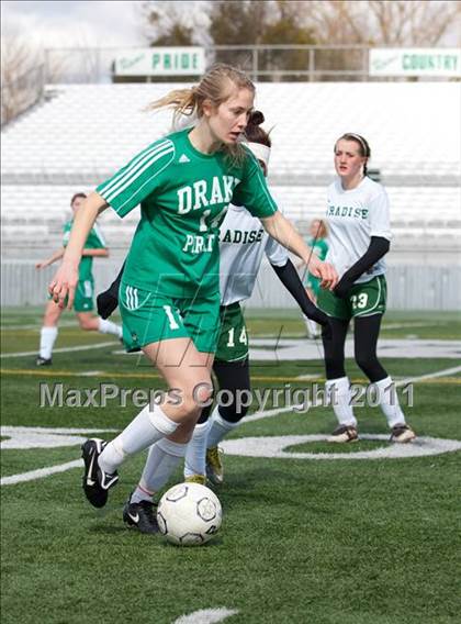 Thumbnail 3 in Paradise vs Drake (California Classic) photogallery.