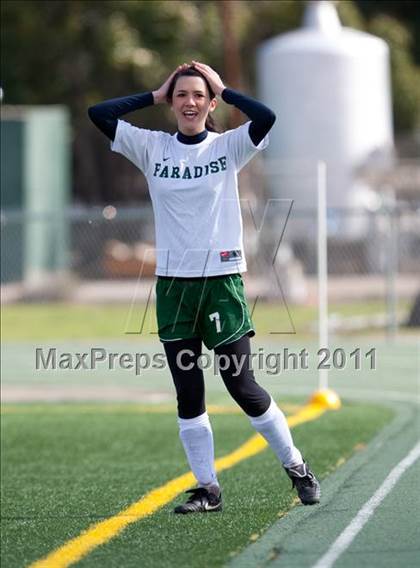 Thumbnail 2 in Paradise vs Drake (California Classic) photogallery.