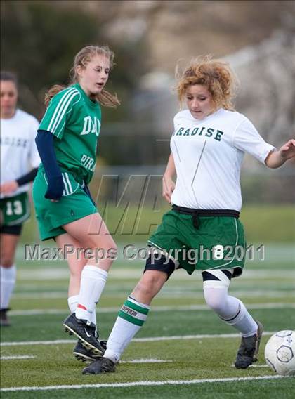 Thumbnail 2 in Paradise vs Drake (California Classic) photogallery.