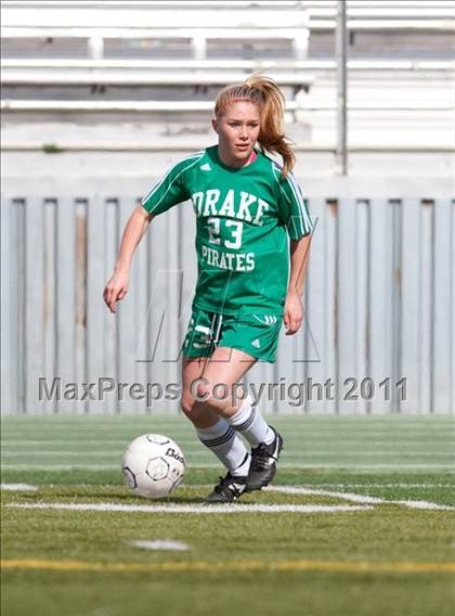 Thumbnail 3 in Paradise vs Drake (California Classic) photogallery.
