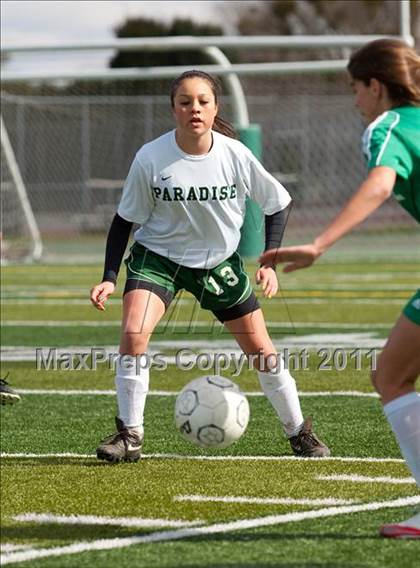 Thumbnail 2 in Paradise vs Drake (California Classic) photogallery.