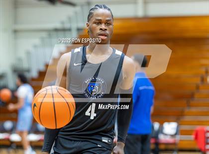 Thumbnail 2 in IMG Academy vs CIA Bella Vista ( Bob McKillop Invitational ) photogallery.