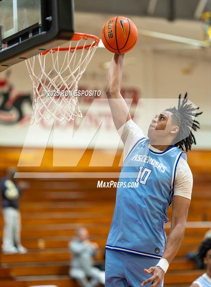 Thumbnail 2 in IMG Academy vs CIA Bella Vista ( Bob McKillop Invitational ) photogallery.
