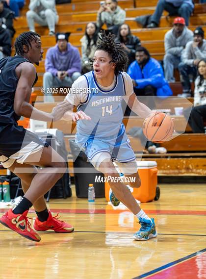 Thumbnail 3 in IMG Academy vs CIA Bella Vista ( Bob McKillop Invitational ) photogallery.