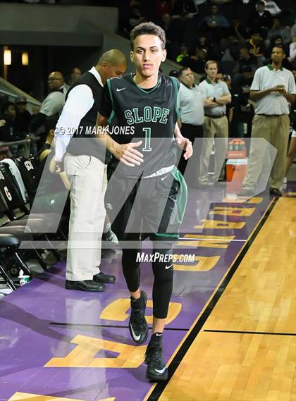 Thumbnail 1 in Sunnyslope vs. Apollo (AIA 5A Final)  photogallery.