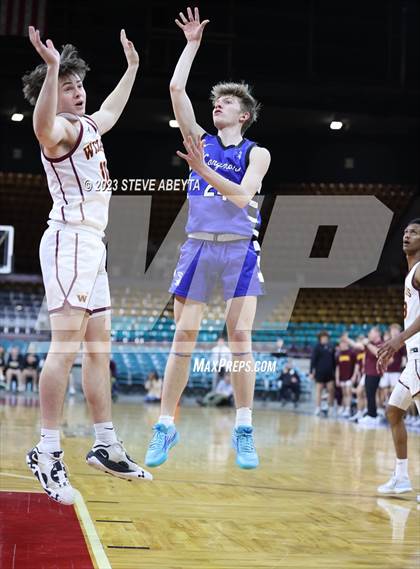 Thumbnail 2 in Windsor vs. Longmont (CHSAA 5A Great 8) photogallery.