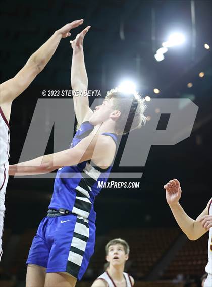 Thumbnail 1 in Windsor vs. Longmont (CHSAA 5A Great 8) photogallery.