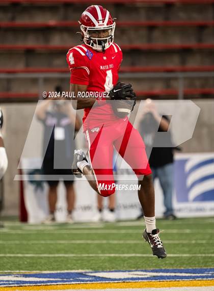 Thumbnail 2 in Bishop Gorman @ Mater Dei photogallery.
