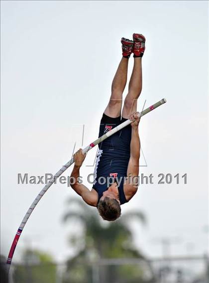 Thumbnail 3 in 44th Arcadia Invitational (Saturday's Boys Pole Vault) photogallery.
