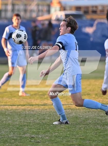 Thumbnail 2 in Lee vs Johnson photogallery.