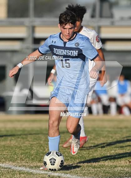 Thumbnail 2 in Lee vs Johnson photogallery.