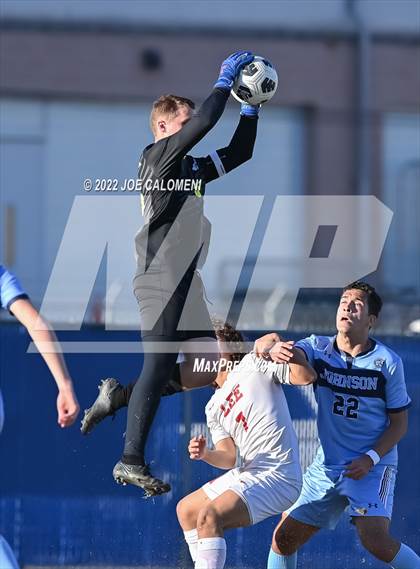 Thumbnail 3 in Lee vs Johnson photogallery.