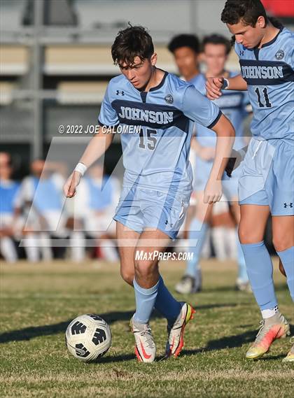 Thumbnail 2 in Lee vs Johnson photogallery.