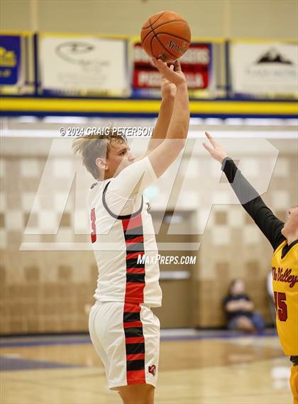 Thumbnail 1 in Star Valley vs. Hillcrest photogallery.