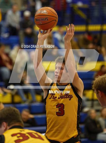 Thumbnail 3 in Star Valley vs. Hillcrest photogallery.