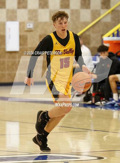 Thumbnail 3 in Star Valley vs. Hillcrest photogallery.