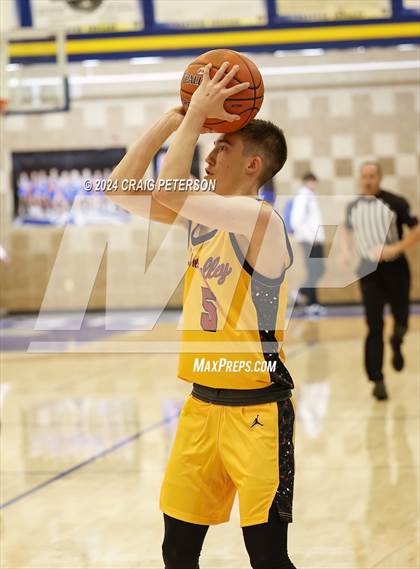 Thumbnail 2 in Star Valley vs. Hillcrest photogallery.