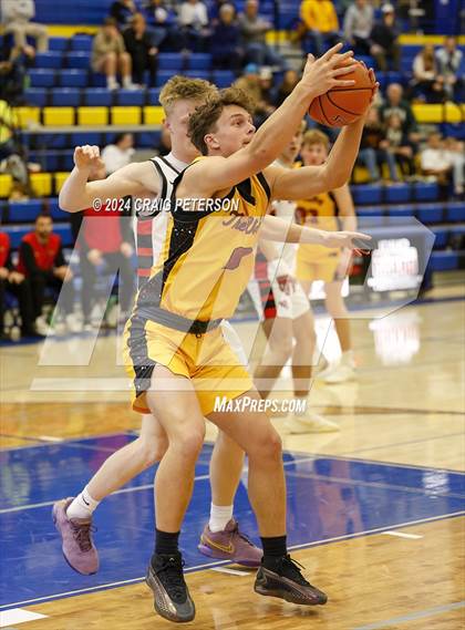 Thumbnail 3 in Star Valley vs. Hillcrest photogallery.