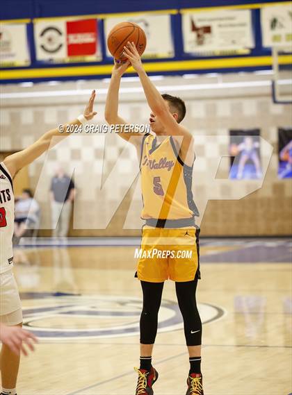 Thumbnail 3 in Star Valley vs. Hillcrest photogallery.